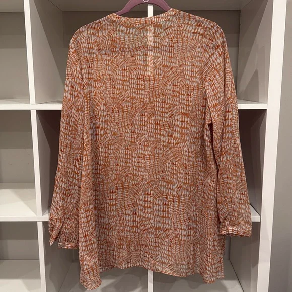 Excellent condition: Susan Graver orange V-neck semi-sheer top, size 10 - Picture 3 of 8